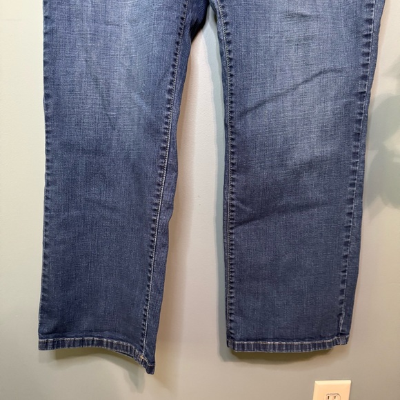 Lee Comfort Waistband Straight Leg Jeans. Women’s 16 SHORT (actual 33x29) - Picture 5 of 10